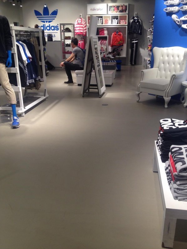Adidas shop Siam Discovery